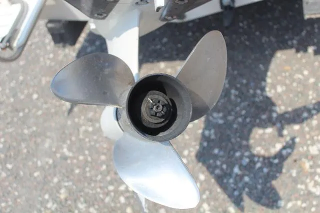 Slide: The Image of Sea Pro 170 Center Console 2002 - 13