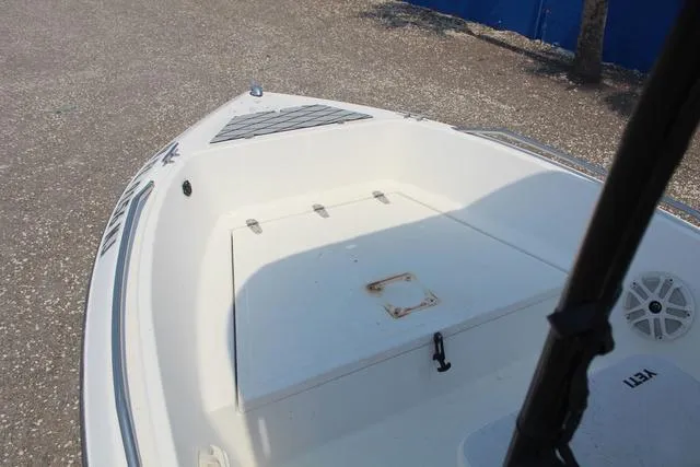 Slide: The Image of Sea Pro 170 Center Console 2002 - 14