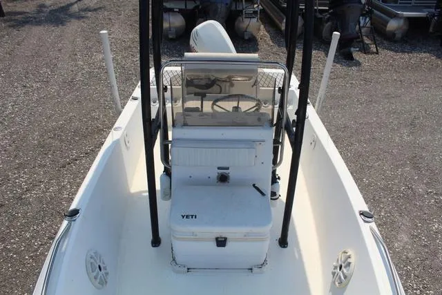 Slide: The Image of Sea Pro 170 Center Console 2002 - 15