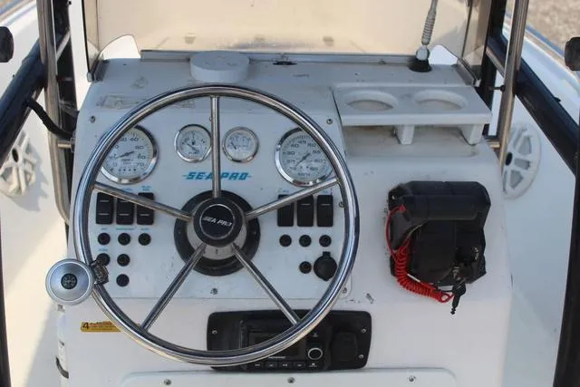 Slide: The Image of Sea Pro 170 Center Console 2002 - 19