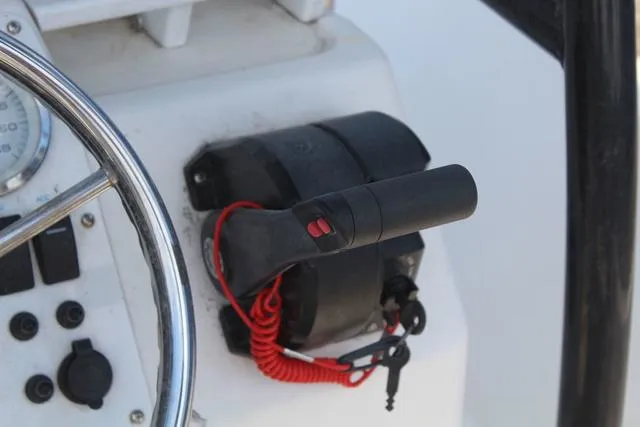 Slide: The Image of Sea Pro 170 Center Console 2002 - 20