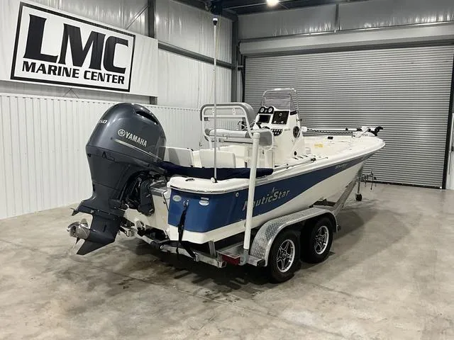 Slide: The Image of NauticStar 215 XTS SB 2021 - 12