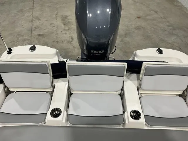 Slide: The Image of NauticStar 215 XTS SB 2021 - 14