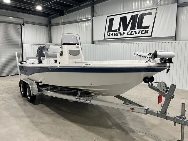 Slide: The Image of NauticStar 215 XTS SB 2021 - 3