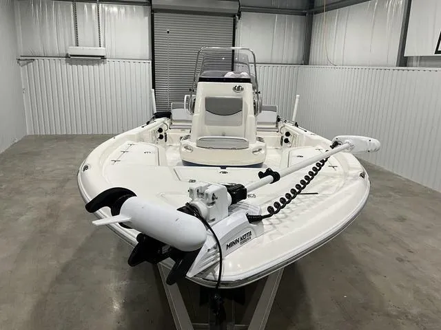 Slide: The Image of NauticStar 215 XTS SB 2021 - 4