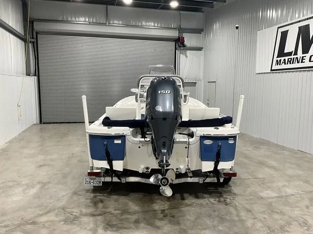 Slide: The Image of NauticStar 215 XTS SB 2021 - 5