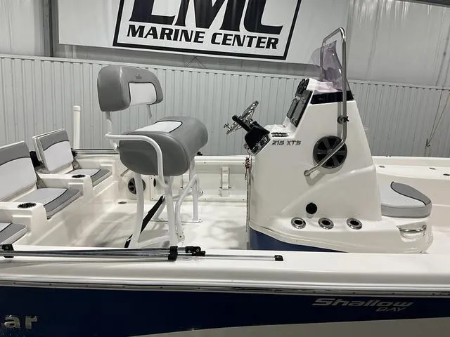 Slide: The Image of NauticStar 215 XTS SB 2021 - 7