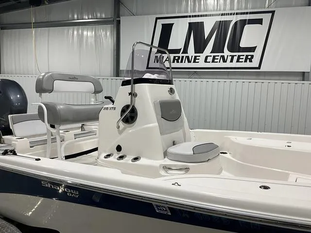 Slide: The Image of NauticStar 215 XTS SB 2021 - 8