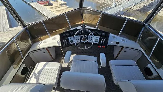 Slide: The Image of Carver 32 Aft Cabin 1990 - 10