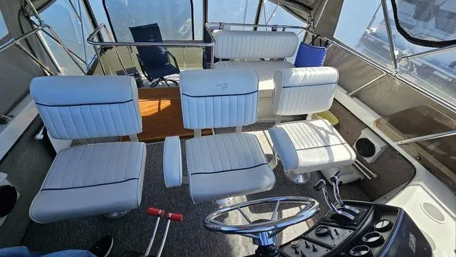 Slide: The Image of Carver 32 Aft Cabin 1990 - 8