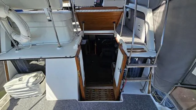 Slide: The Image of Carver 32 Aft Cabin 1990 - 12