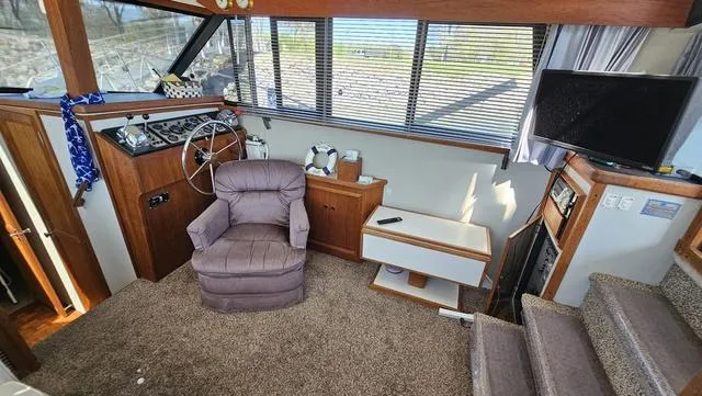 Slide: The Image of Carver 32 Aft Cabin 1990 - 15