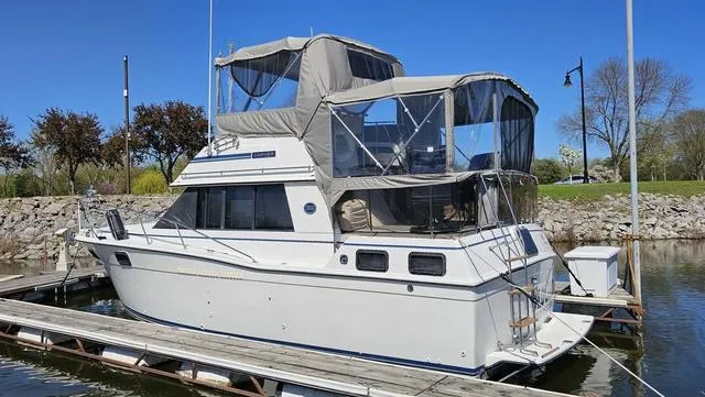 Slide: The Image of Carver 32 Aft Cabin 1990 - 2