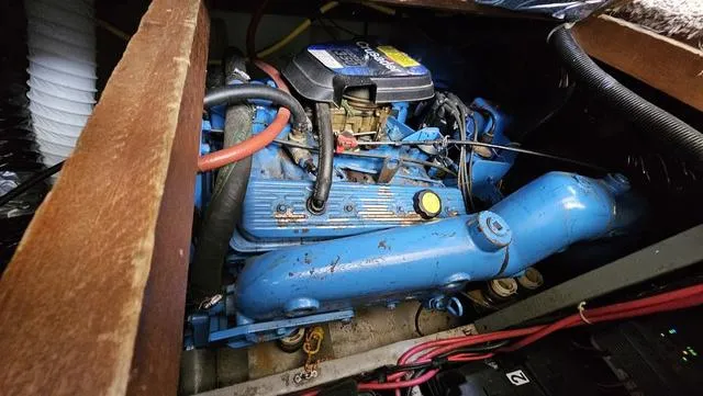 Slide: The Image of Carver 32 Aft Cabin 1990 - 29