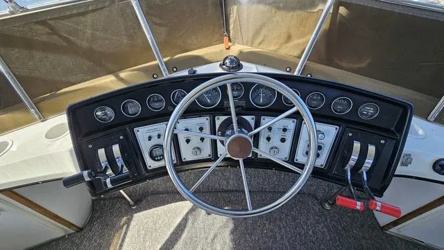 Slide: The Image of Carver 32 Aft Cabin 1990 - 11