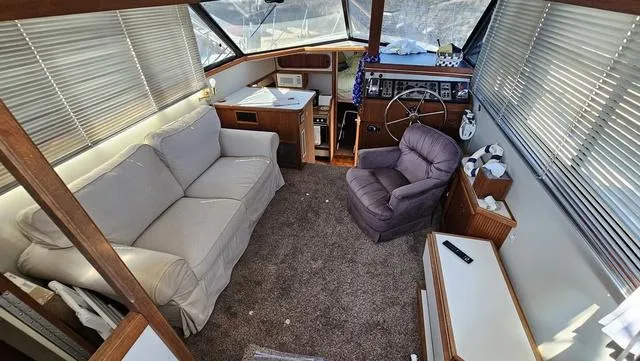 Slide: The Image of Carver 32 Aft Cabin 1990 - 13