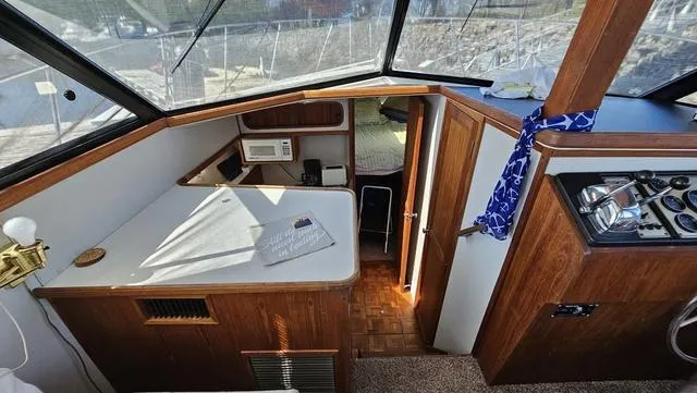 Slide: The Image of Carver 32 Aft Cabin 1990 - 18