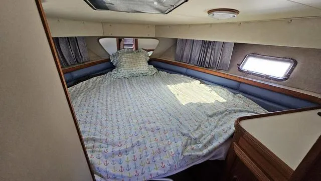 Slide: The Image of Carver 32 Aft Cabin 1990 - 21