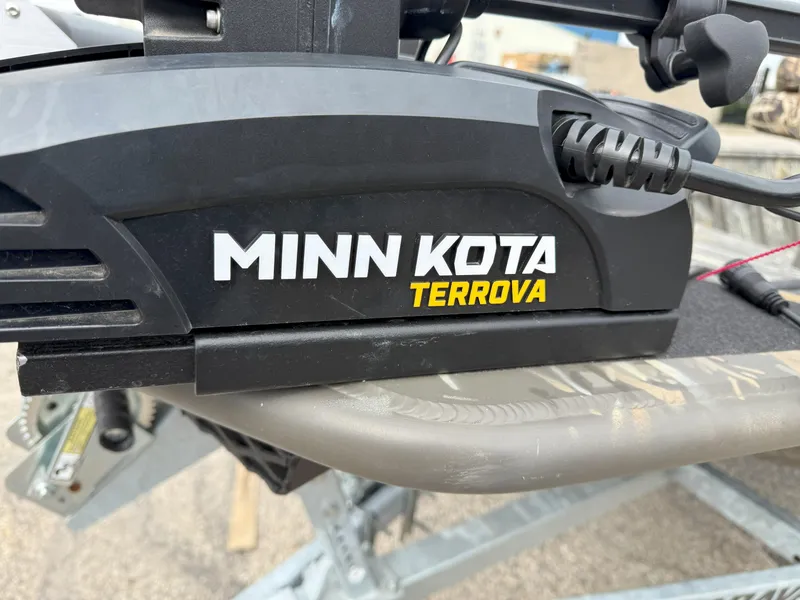 Slide: The Image of Minn Kota Terrova motor on 2024 War Eagle 754LDV Sportsman boat. - 11