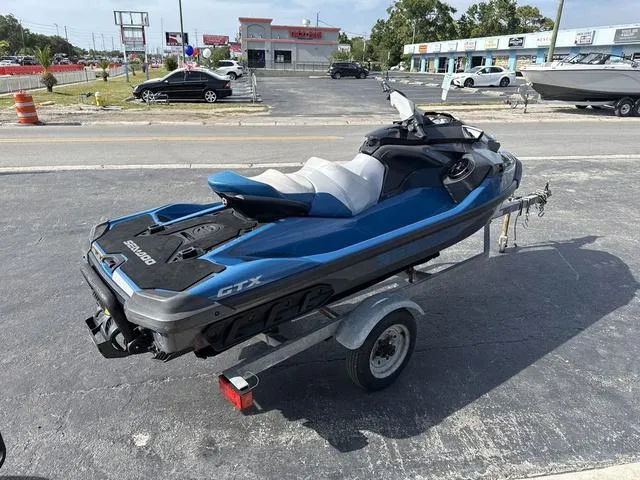 Slide: The Image of Sea-Doo GTX 2018 - 5