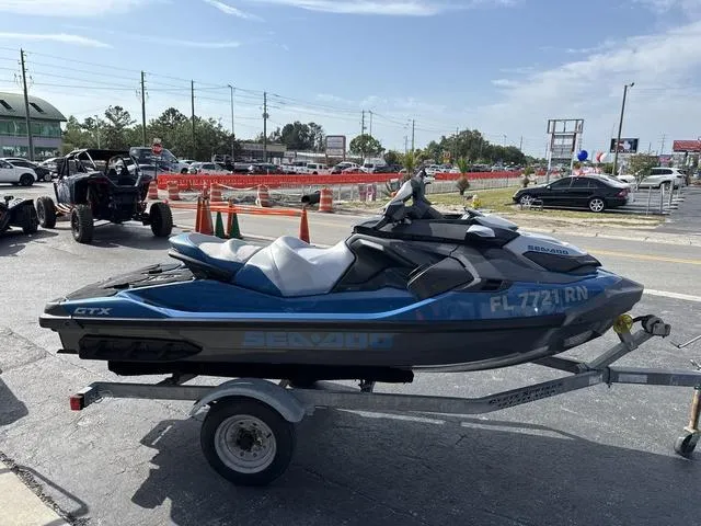 Slide: The Image of Sea-Doo GTX 2018 - 6