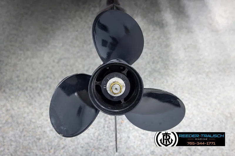 Slide: The Image of Propeller of 2011 Sea Ray 185 Sport boat, close-up view. - 46