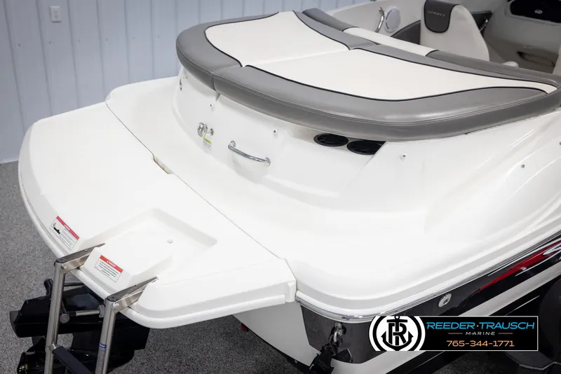Slide: The Image of 2011 Sea Ray 185 Sport boat, rear view with swim platform and ladder. - 47