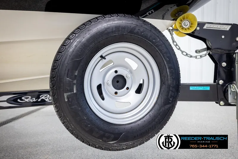 Slide: The Image of Sea Ray 185 Sport 2011 - 52