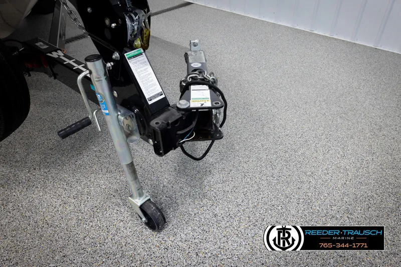 Slide: The Image of Sea Ray 185 Sport 2011 - 54