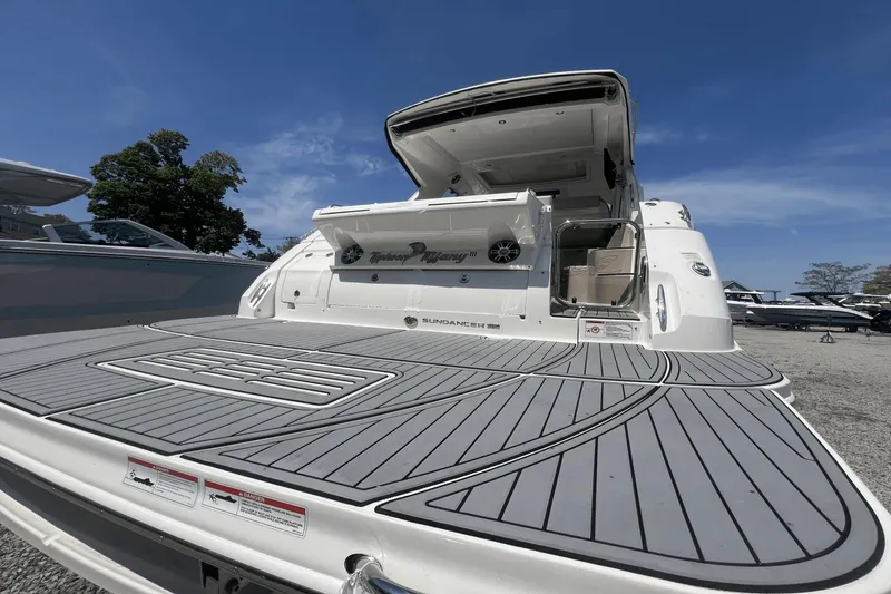 Slide: The Image of Sea Ray 350 Coupe 2021 - 3