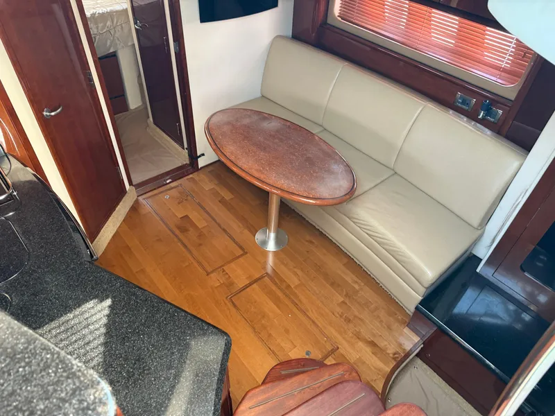 Slide: The Image of Sea Ray 390 Sundancer 2011 - 7