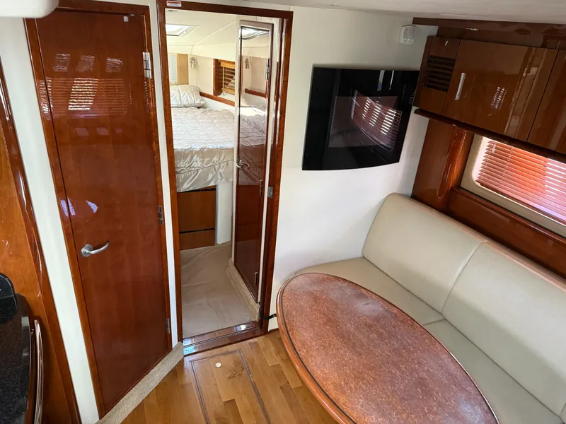 Slide: The Image of Sea Ray 390 Sundancer 2011 - 9