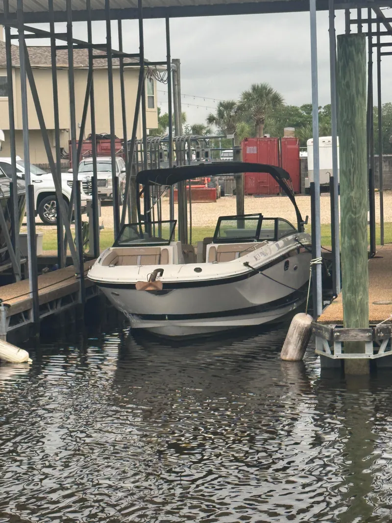 Slide: The Image of Sea Ray 290 Sundeck 2016 - 1