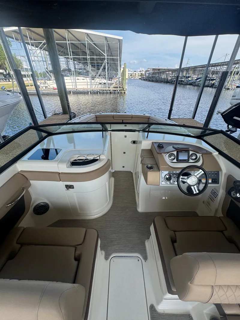Slide: The Image of Sea Ray 290 Sundeck 2016 - 11