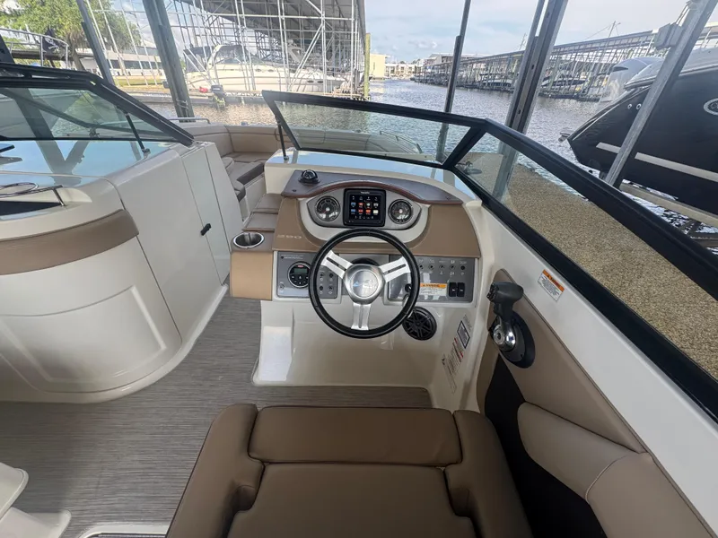Slide: The Image of Sea Ray 290 Sundeck 2016 - 14
