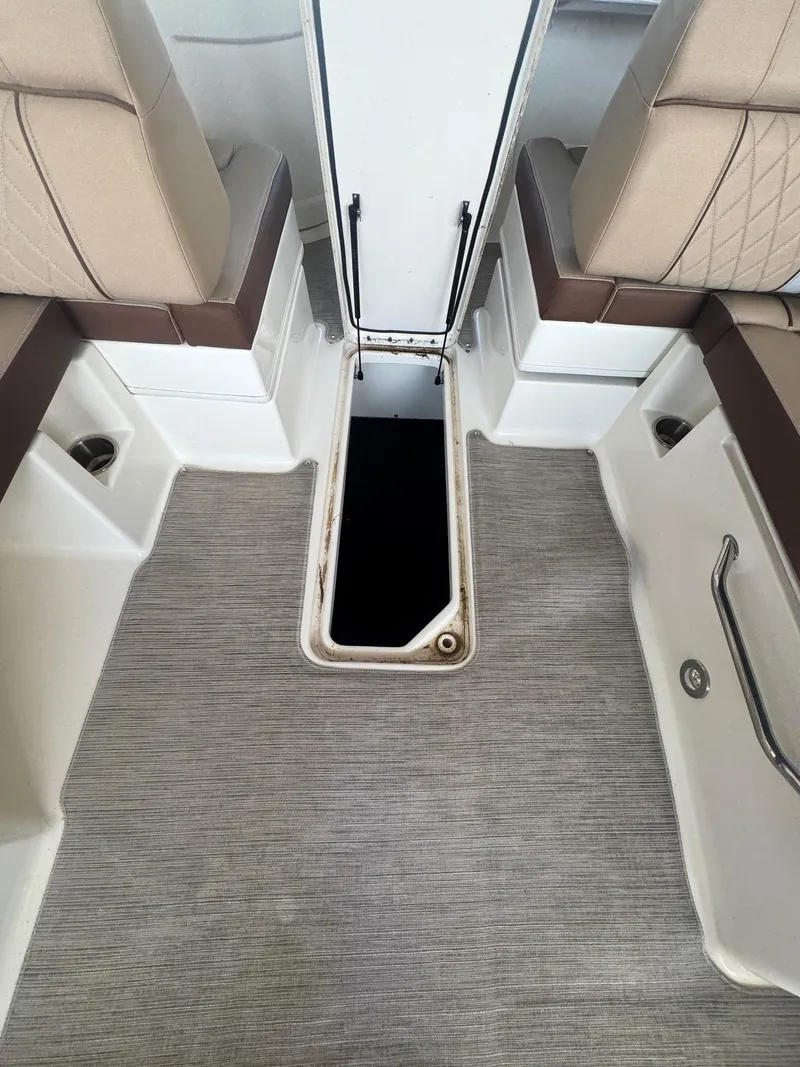 Slide: The Image of Sea Ray 290 Sundeck 2016 - 23