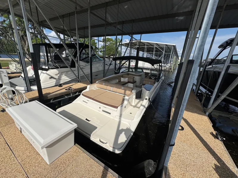 Slide: The Image of Sea Ray 290 Sundeck 2016 - 3
