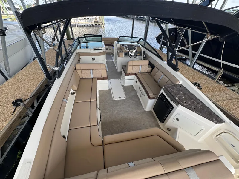 Slide: The Image of Sea Ray 290 Sundeck 2016 - 5