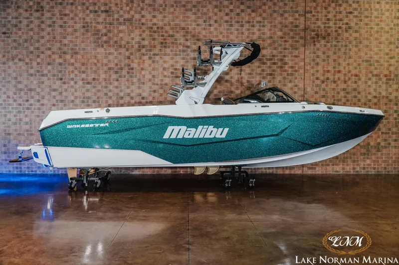 The Image of Malibu Wakesetter 25 LSV 2025 - 1