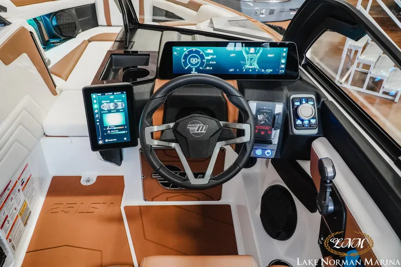 Slide: The Image of Malibu Wakesetter 25 LSV 2025 - 16