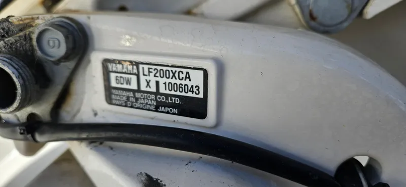 Slide: The Image of Yamaha motor label on 2019 Cobia 280 Center Console boat. - 20