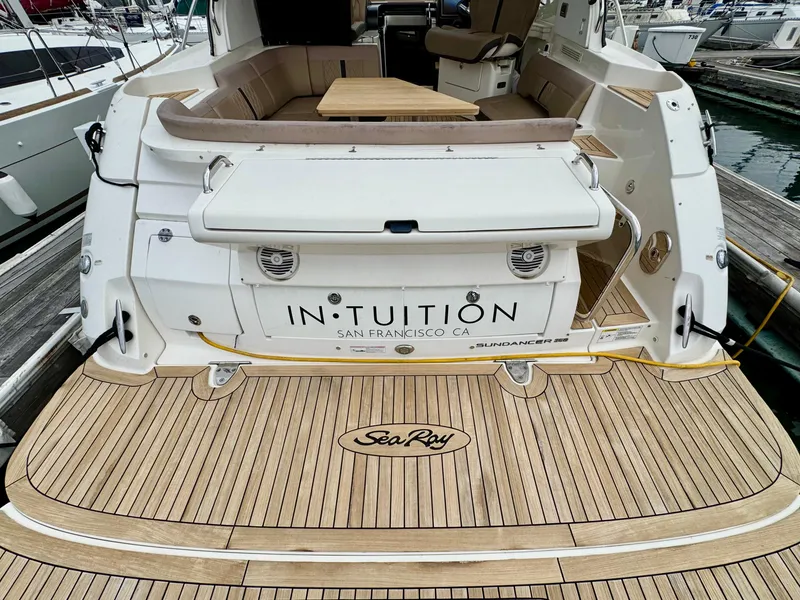 Slide: The Image of Sea Ray Sundancer 350 Coupe 2017 - 14