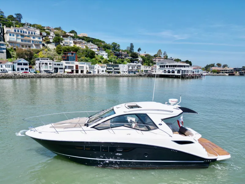 Slide: The Image of Sea Ray Sundancer 350 Coupe 2017 - 2