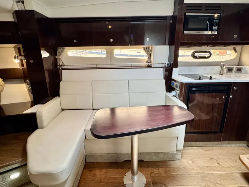 Slide: The Image of Sea Ray Sundancer 350 Coupe 2017 - 51