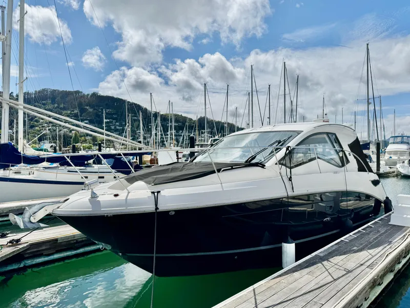 Slide: The Image of Sea Ray Sundancer 350 Coupe 2017 - 68