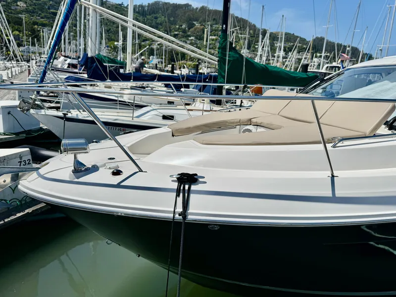 Slide: The Image of Sea Ray Sundancer 350 Coupe 2017 - 71