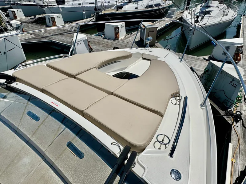 Slide: The Image of Sea Ray Sundancer 350 Coupe 2017 - 72