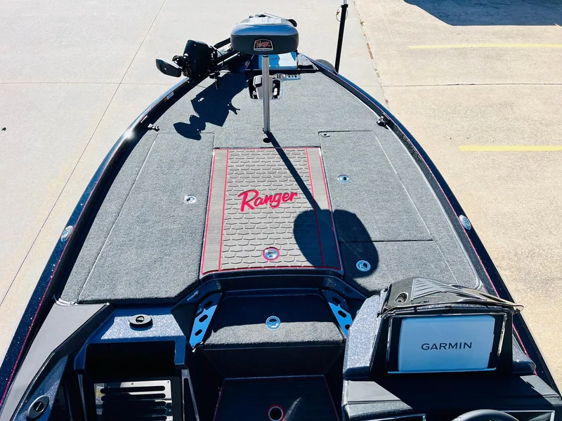 Slide: The Image of 2025 Ranger Z520R Cup-Equipped boat deck with Garmin system, featuring sleek design and advanced technology. - 10