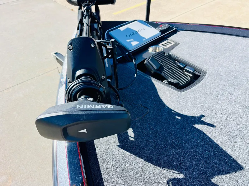 Slide: The Image of 2025 Ranger Z520R Cup-Equipped boat with Garmin technology on deck. - 12