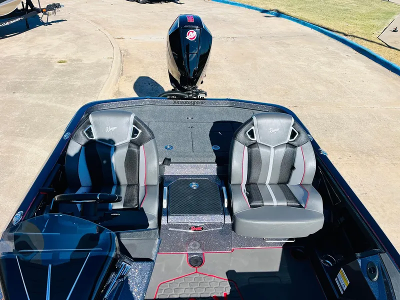 Slide: The Image of 2025 Ranger Z520R Cup-Equipped boat with dual seats and sleek design. - 37